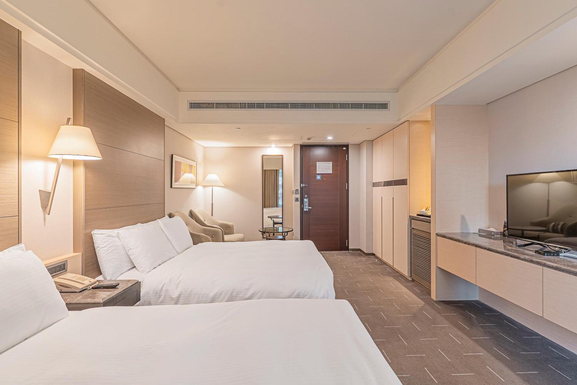 Check Inn Select Taichung Dadun Exterior photo