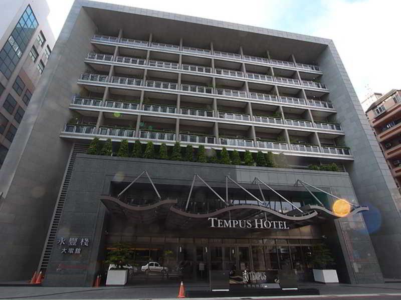 Check Inn Select Taichung Dadun Exterior photo